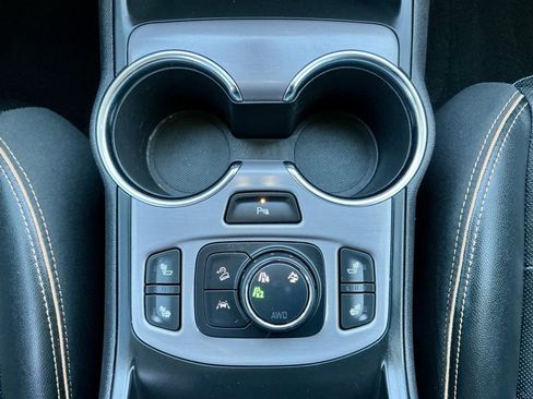 Used 2024 GMC Terrain AT4 w/ Infotainment Package II image 36