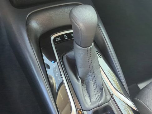 Used 2022 Toyota Corolla LE image 20