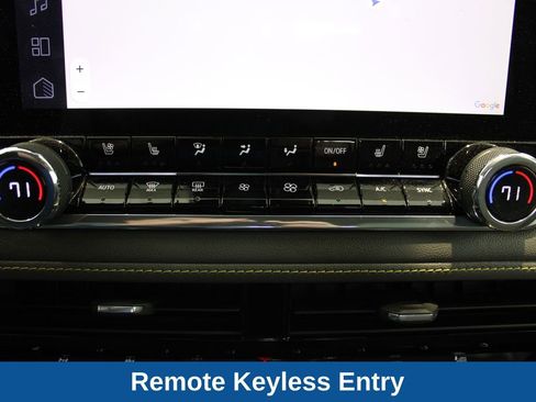 Used 2024 Chevrolet Colorado ZR2 w/ ZR2 Convenience Package III image 9