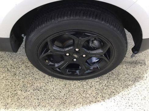 Used 2021 Ford EcoSport SES image 24