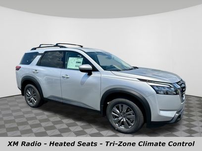 New 2025 Nissan Pathfinder SV w/ SV Premium Package