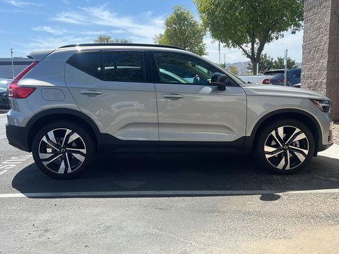 Used 2024 Volvo XC40 B5 Plus w/ Protection Package Premier AWD/4WD image 5
