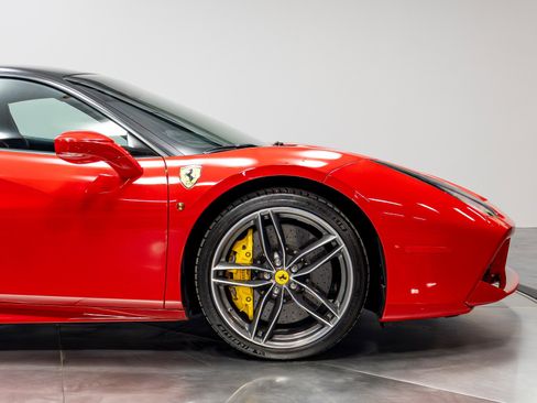 Used 2018 Ferrari 488 GTB image 23