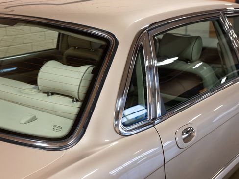 Used 2001 Jaguar XJ Supercharged RWD image 30