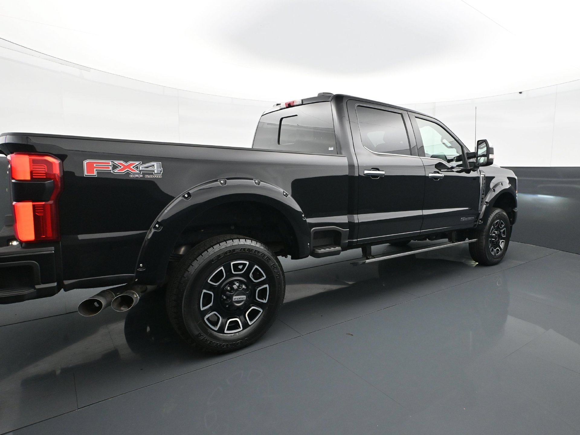 Used 2024 Ford F250 Platinum AWD/4WD image 7