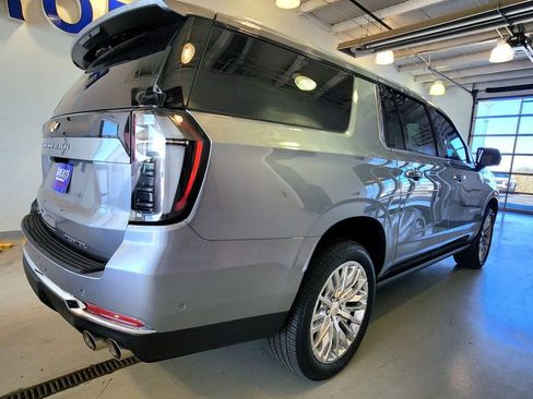 Used 2025 Chevrolet Suburban Premier AWD/4WD image 16