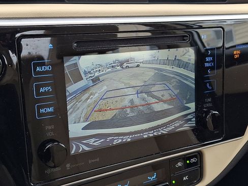 Used 2019 Toyota Corolla LE image 20