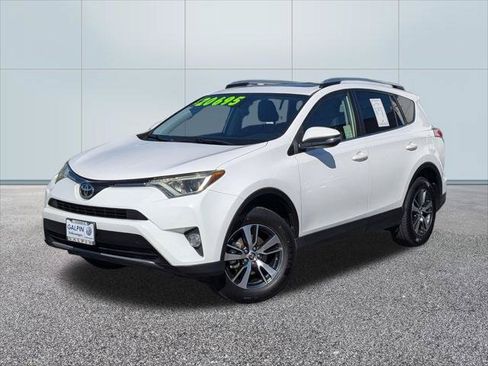 Used 2017 Toyota RAV4 XLE FWD image 1