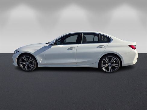 Certified 2024 BMW 330i Sedan w/ Convenience Package image 4