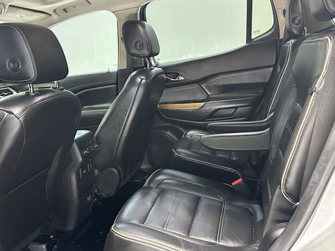 Used 2019 GMC Acadia Denali w/ Technology Package FWD image 12