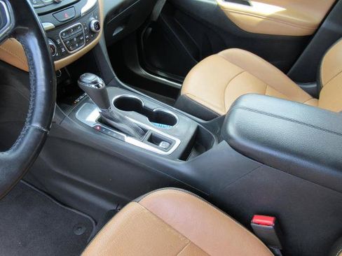 Used 2021 Chevrolet Equinox Premier FWD image 15