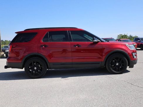 Used 2017 Ford Explorer Sport w/ Equipment Group 401A AWD/4WD image 7