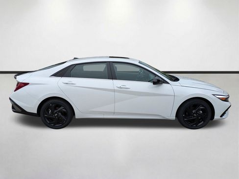 New 2026 Hyundai Elantra SEL Sport FWD image 2