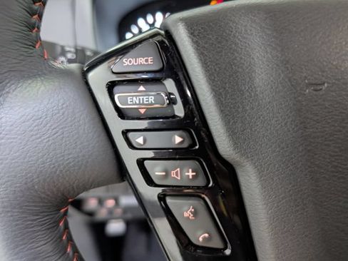 Used 2025 Nissan Frontier PRO-4X w/ Pro Convenience Package AWD/4WD image 19