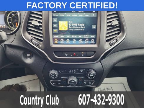 Used 2021 Jeep Cherokee Trailhawk AWD/4WD image 13