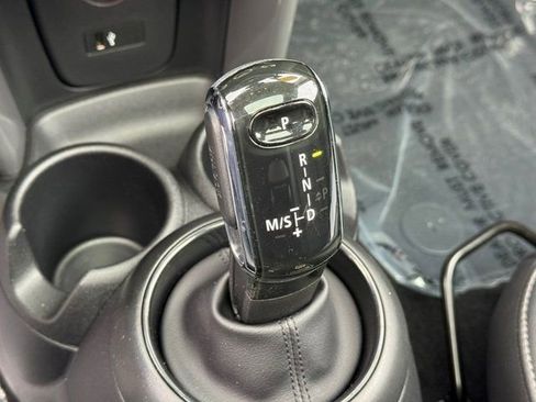 Used 2020 MINI Cooper 2-Door Hardtop image 22