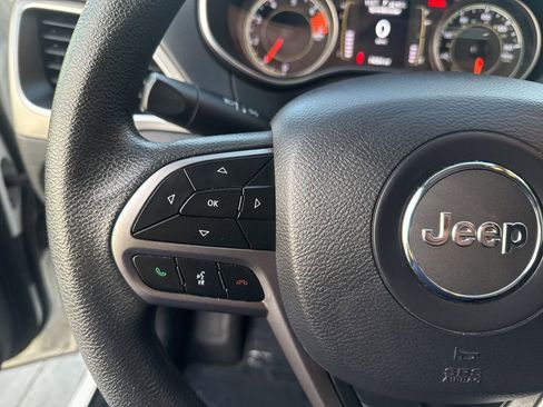 Used 2020 Jeep Cherokee Latitude image 15