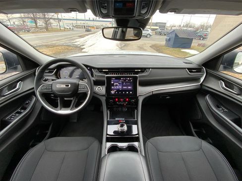Used 2023 Jeep Grand Cherokee L Laredo w/ Luxury Tech Group I AWD/4WD image 32