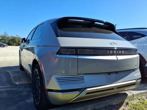 Used 2022 Hyundai Ioniq 5 Limited image 4