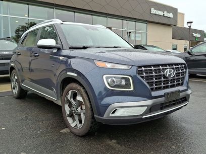 Used 2023 Hyundai Venue Limited w/ Cargo Package