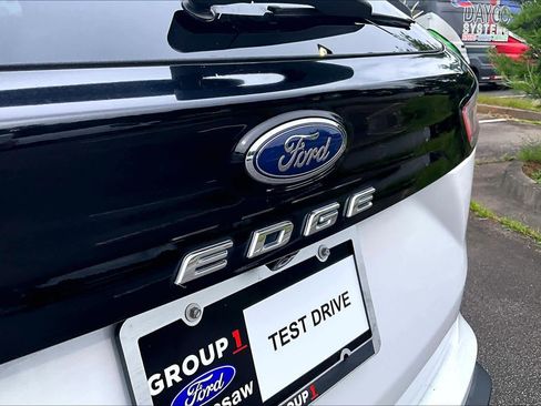 Certified 2021 Ford Edge SE FWD image 29