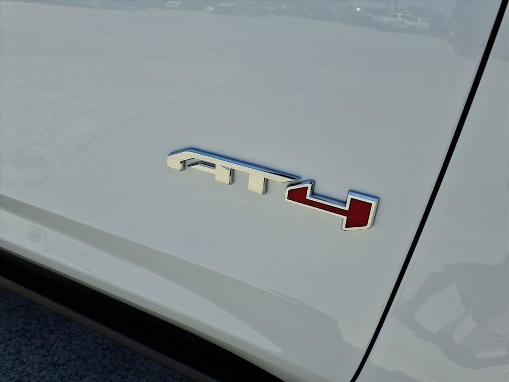 New 2026 GMC Yukon AT4 w/ AT4 Premium Plus Package AWD/4WD image 10