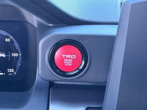 Used 2025 Toyota Tacoma TRD Off-Road image 17