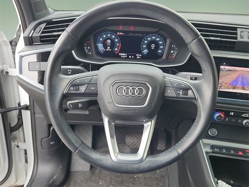 Used 2020 Audi Q3 2.0T Premium image 14