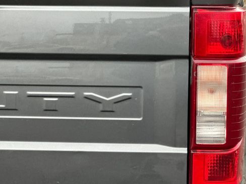 Used 2021 Ford F250 Lariat w/ Chrome Package image 47