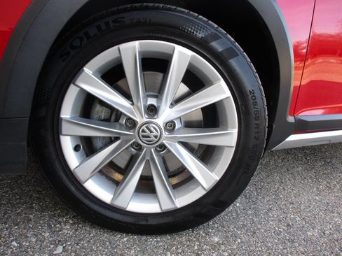 Used 2018 Volkswagen Golf Alltrack SE image 43