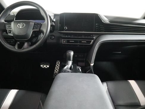 Used 2025 Toyota Camry SE w/ Convenience Package FWD image 14