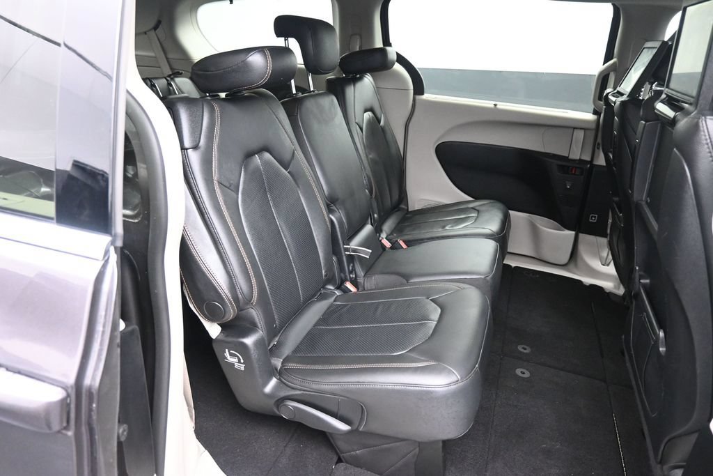 Used 2020 Chrysler Pacifica Touring-L Plus FWD image 26