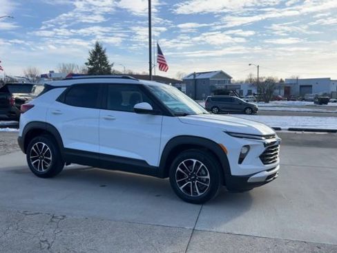 New 2026 Chevrolet TrailBlazer LT w/ Convenience Package image 2