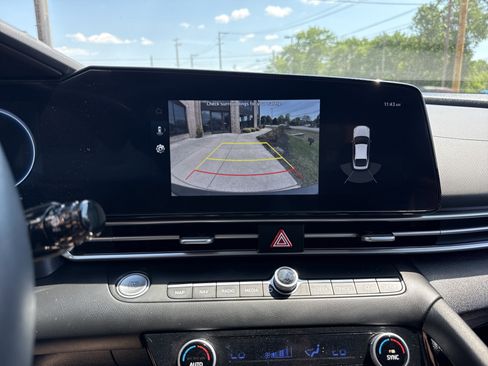 Certified 2023 Hyundai Elantra Limited FWD image 25