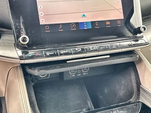 Used 2024 Jeep Wagoneer L Series II RWD image 22