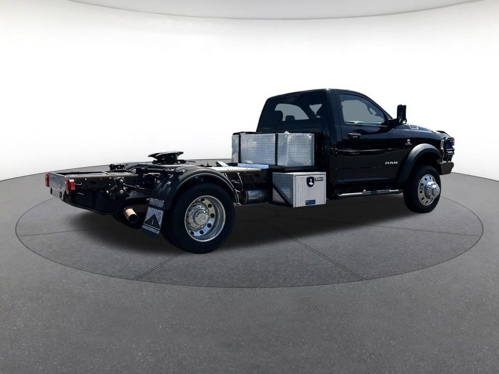 Used 2022 RAM 5500 Tradesman RWD image 6