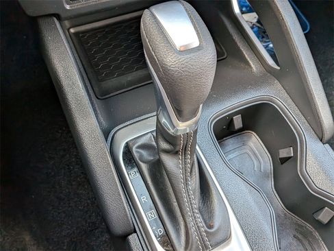 Used 2025 Nissan Frontier SV image 18