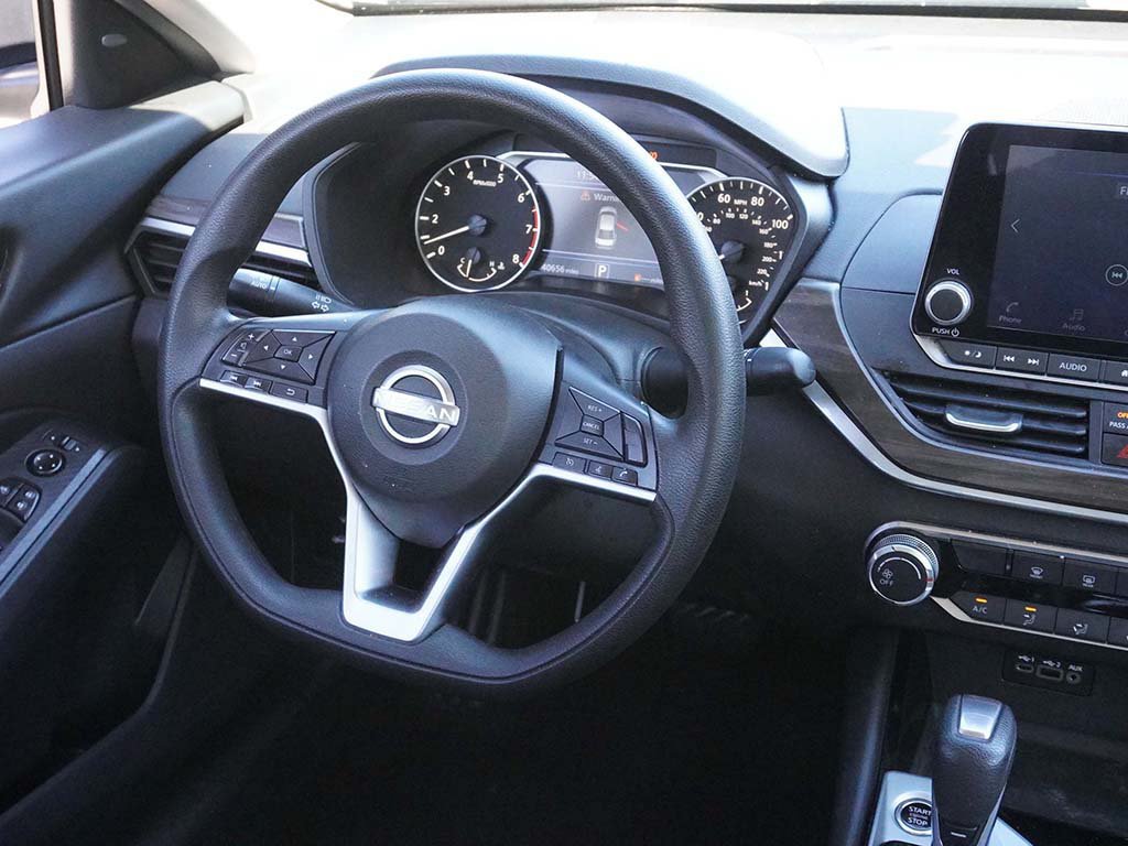 Used 2024 Nissan Altima 2.5 SV AWD/4WD image 21