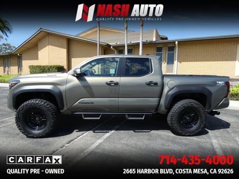 Used 2025 Toyota Tacoma TRD Off-Road w/ TRD Off Road Upgrade Package AWD/4WD image 14