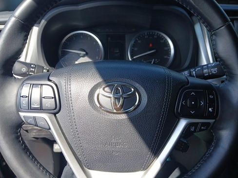 Used 2018 Toyota Highlander Limited Platinum image 31