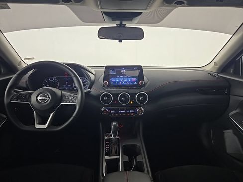 Used 2025 Nissan Sentra SR FWD image 9