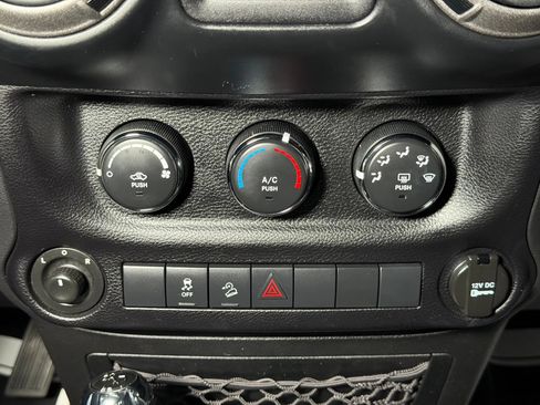 Used 2013 Jeep Wrangler Unlimited Sport AWD/4WD image 20