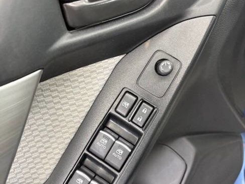 Used 2017 Subaru Forester 2.5i Premium image 24