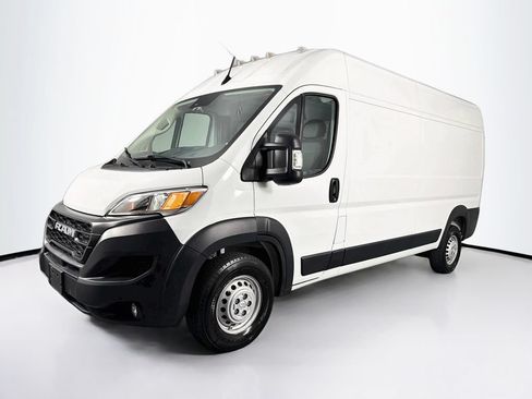 Used 2025 RAM ProMaster 2500 w/ Convenience Group FWD image 3