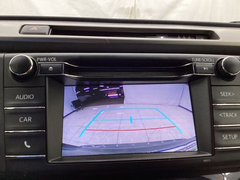 Used 2018 Toyota RAV4 LE image 33