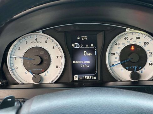 Used 2016 Toyota Camry SE image 25