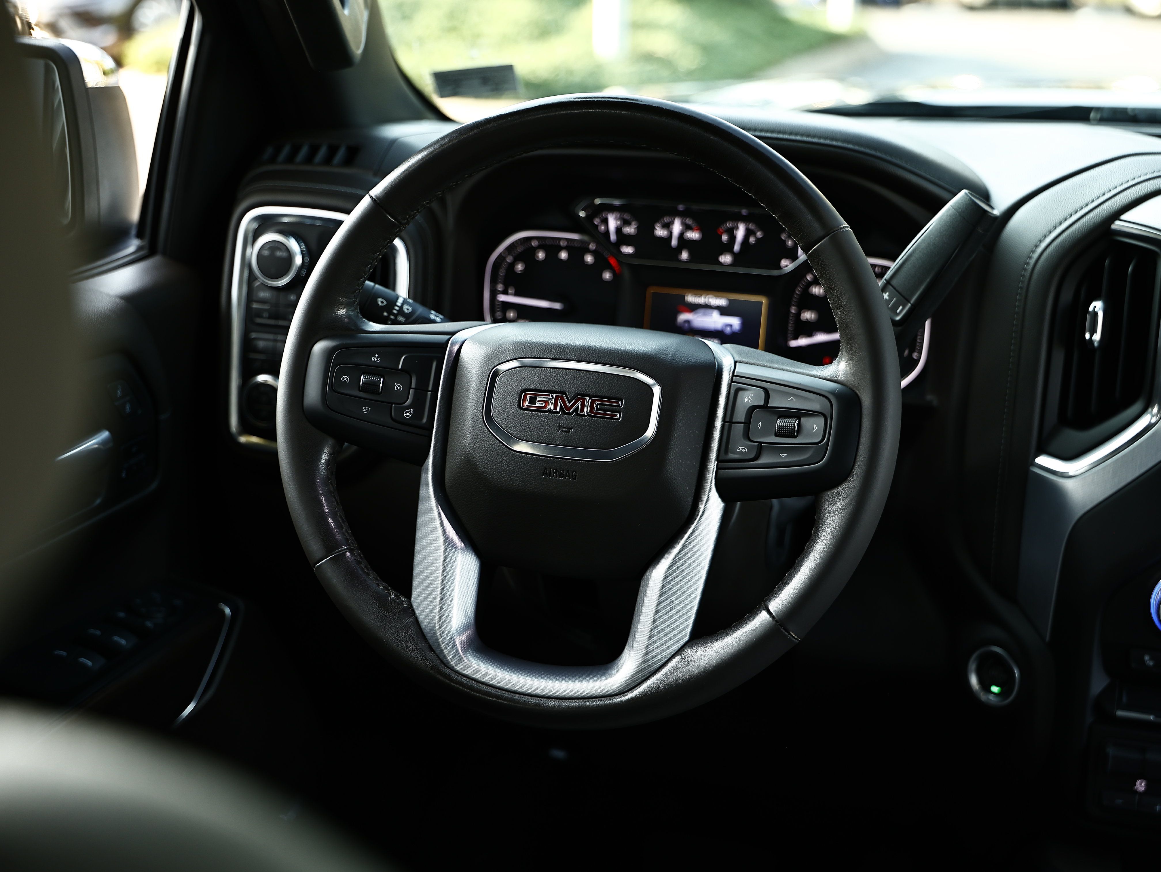 Used 2022 GMC Sierra 1500 SLT AWD/4WD image 31