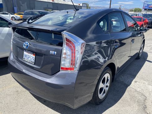 Used 2014 Toyota Prius Three FWD image 9