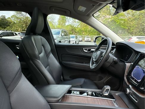 Certified 2023 Volvo XC60 B5 Plus image 23