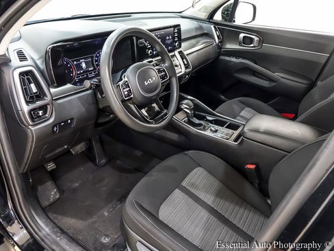 Used 2022 Kia Sorento LX AWD/4WD image 14